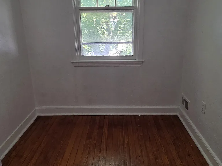 3319 Presstman St — Photo 11