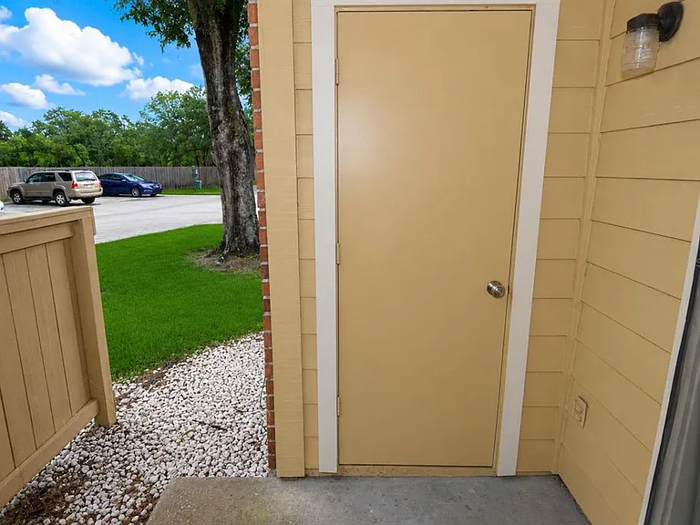 8758 Mallard Reserve Dr #101 — Photo 37