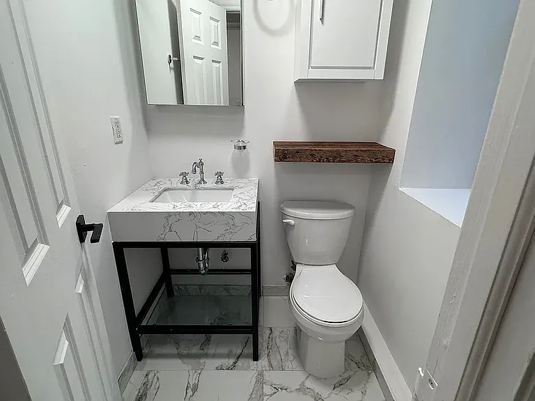 135 W 10th St #1 — Photo 11