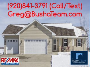 N1760 Baileys Harbor Ct, Greenville, WI 54942