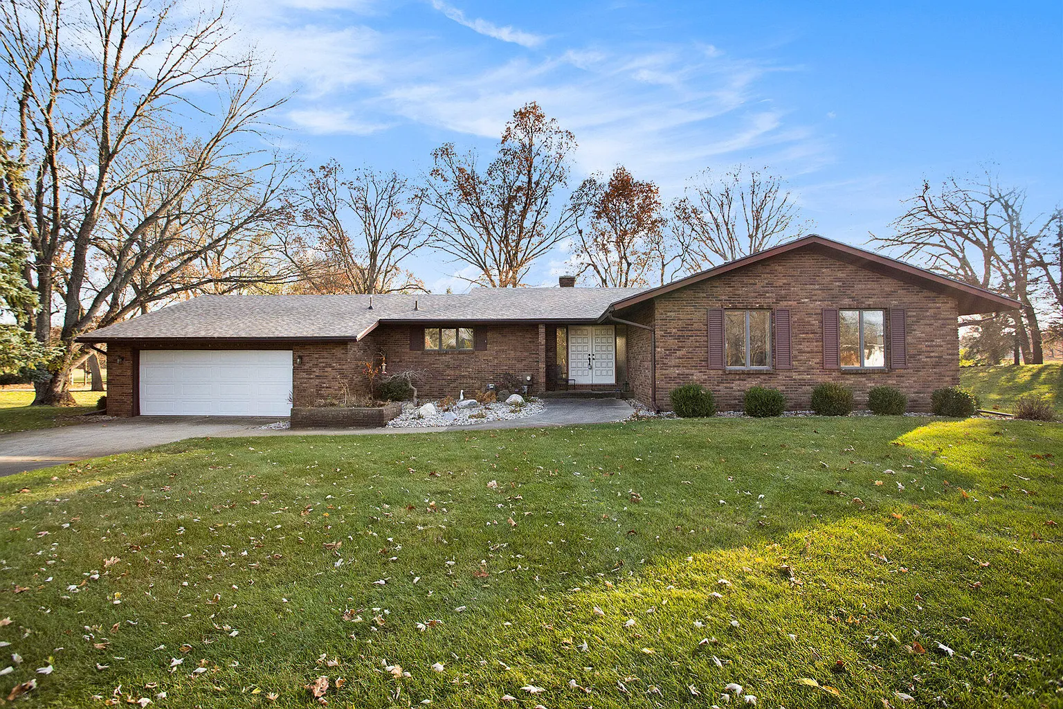 577 Indian Hills Dr photo 1