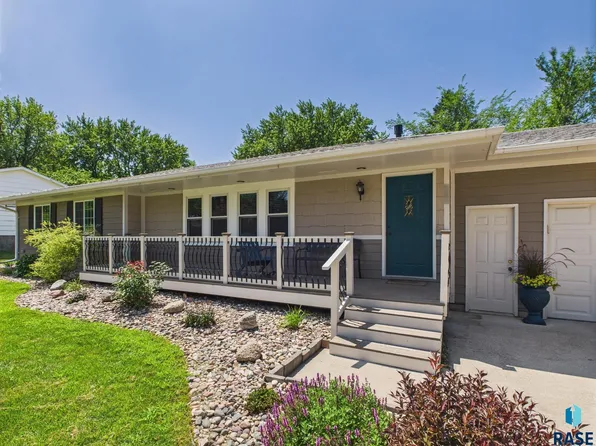 503 Wood St, Valley Springs, SD 57068