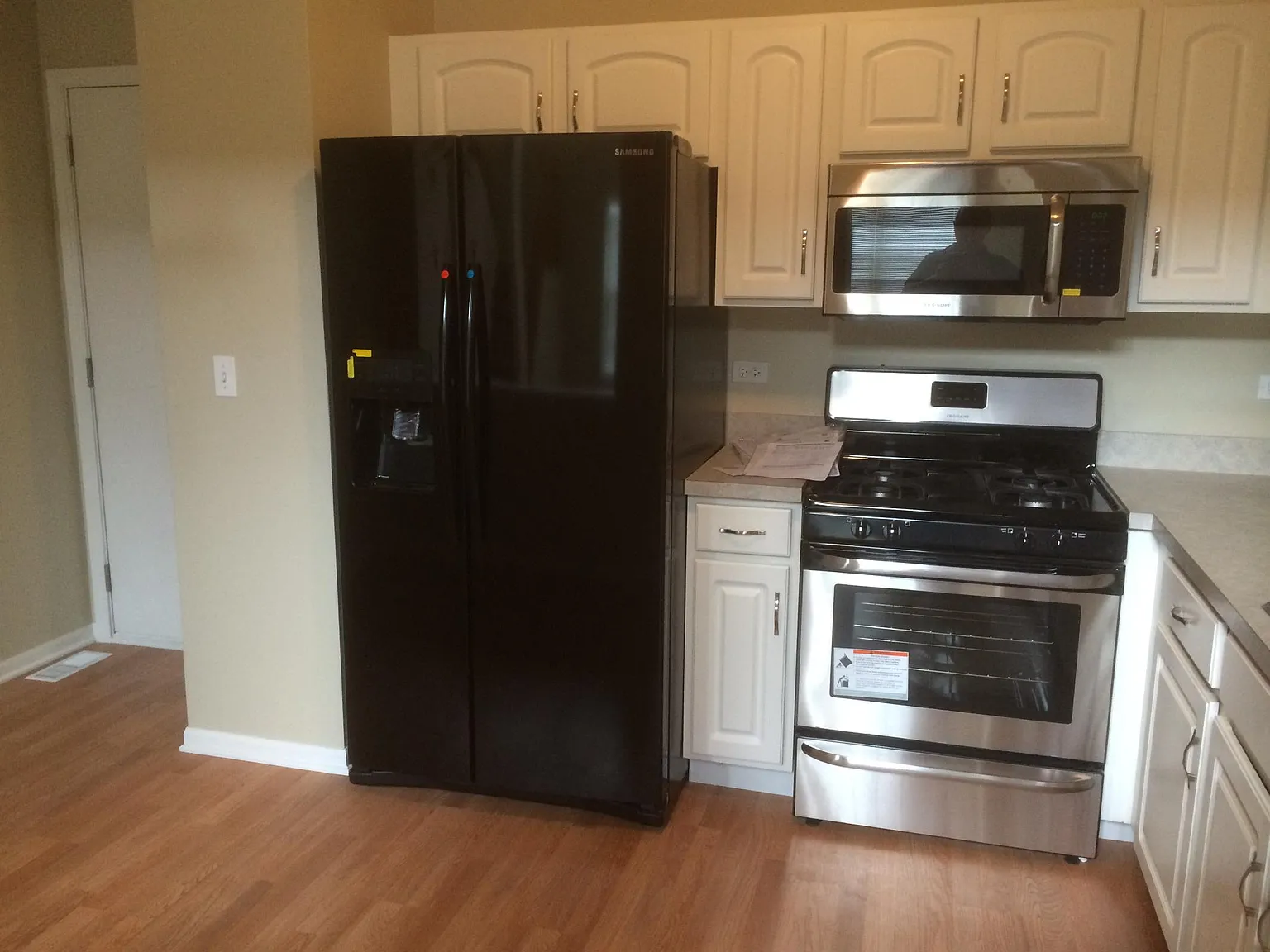 2 bed, 2.5 bath, 1944 sqft, $2,790 — Photo 2