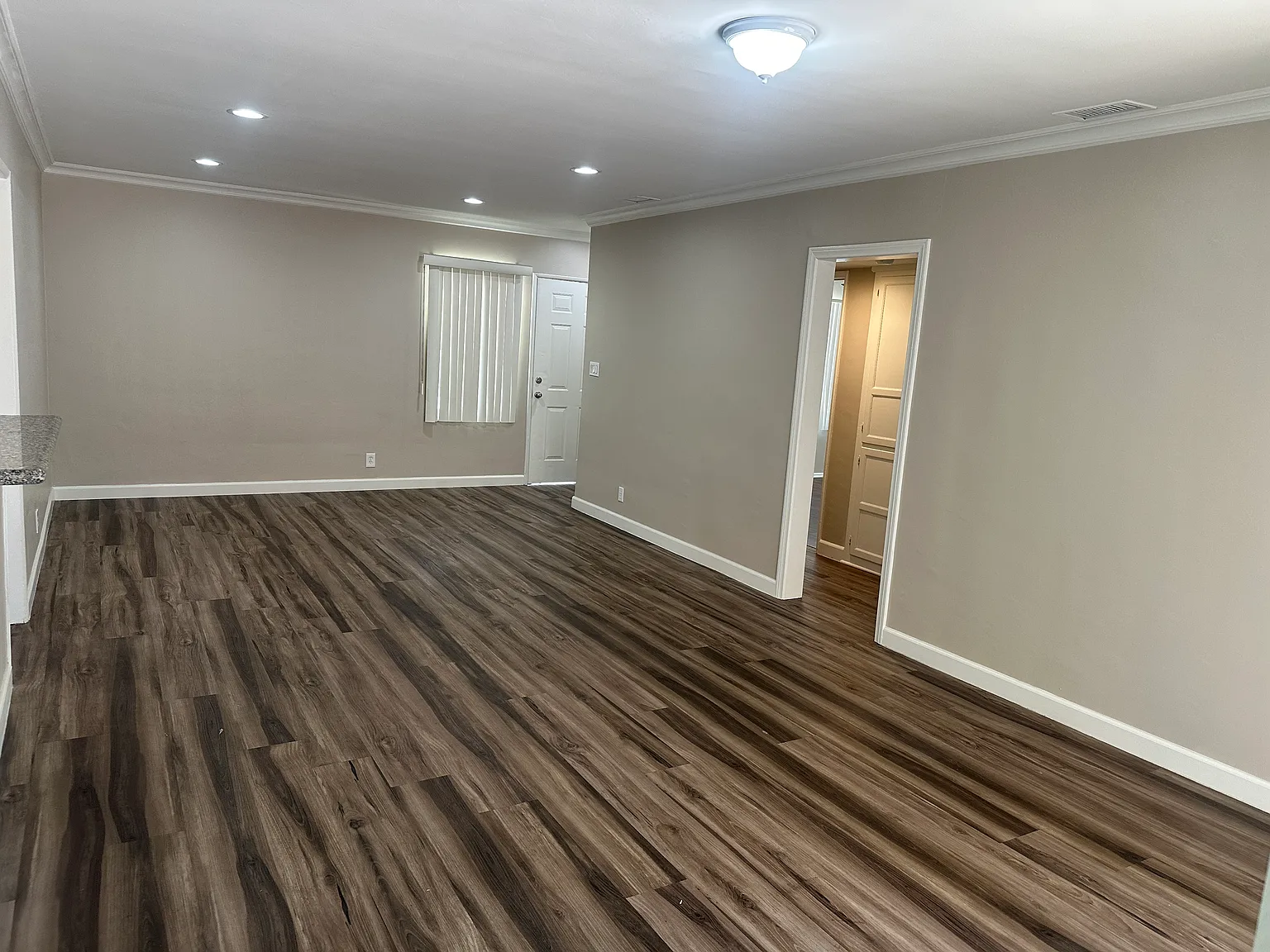 3 bed, 1715 sqft, $3,650 — Photo 3