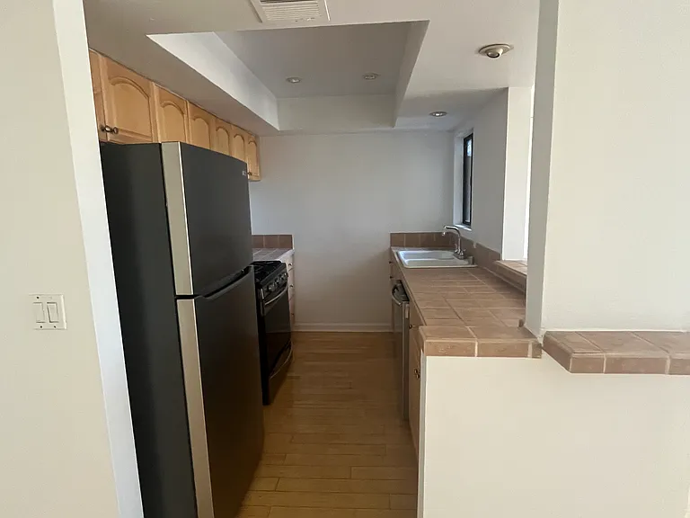 7307 Haskell Ave #4 — Photo 3