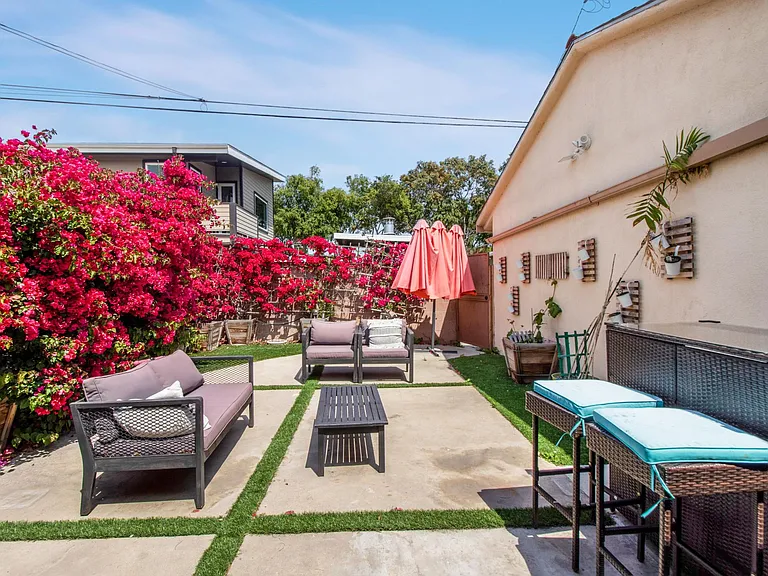 3232 Lewis Ave — Photo 9