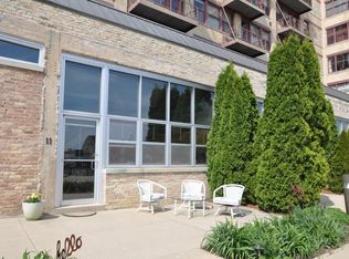 215 W Maple St APT 11, Milwaukee, WI 53204