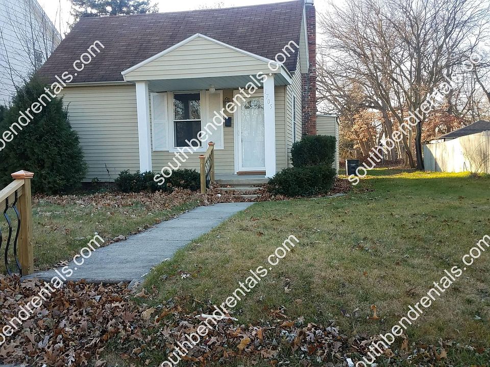 1st image of 1705 Marine St