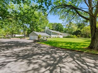 13 Orchard Pkwy, Morganville, NJ 07751
