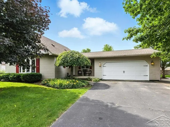 10115 Lakewood Dr, Saginaw, MI 48609