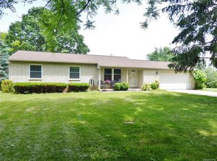 52000 Eleven Mile Rd, South Lyon, MI 48178