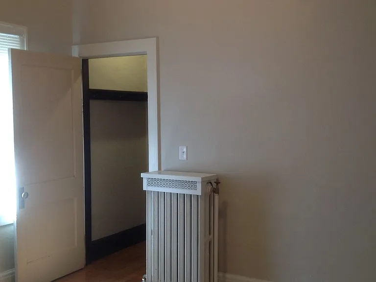 325 Litchfield Ave SE — Photo 10