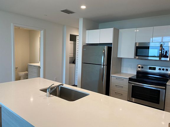 2nd image of 2322 Laguna Cir #803