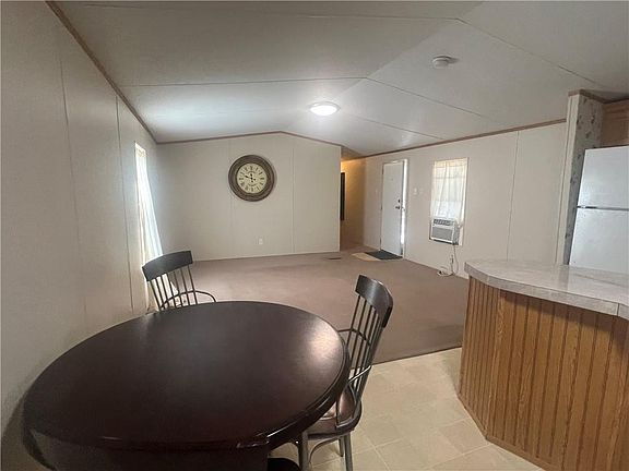 5th image of 128 Seals Rd
