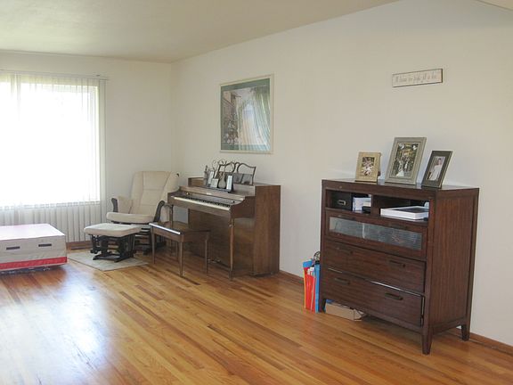 5th image of 10342 Noel Ave
