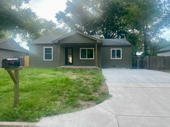 1009 S Christine St, Wichita, KS 67218