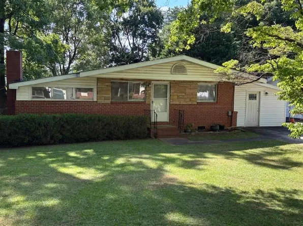 3617 Lakeshore Dr SW, Smyrna, GA 30082