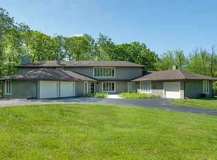 2880 Riverwoods Ct, Riverwoods, IL 60015