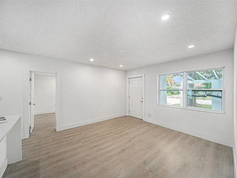3812 W Rogers Ave — Photo 6