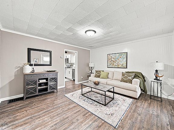 4th image of 311 E Main St