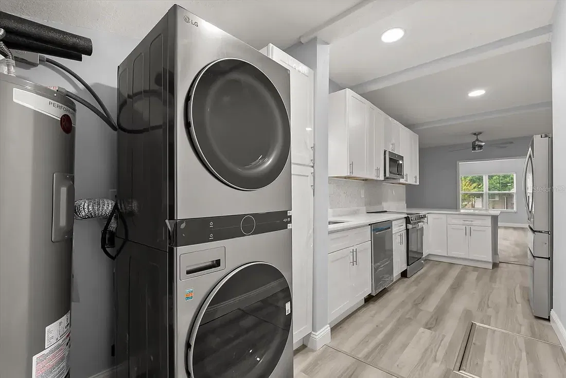 3 bed, 1444 sqft, $2,500 — Photo 3