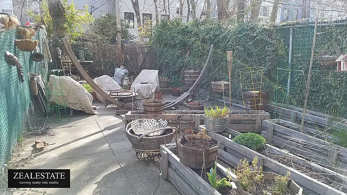 Rented by ZealEstate Group Inc | media 47