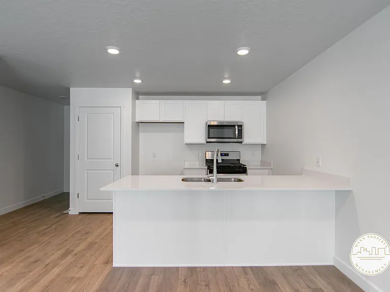 1432 S 3680 E — Photo 3