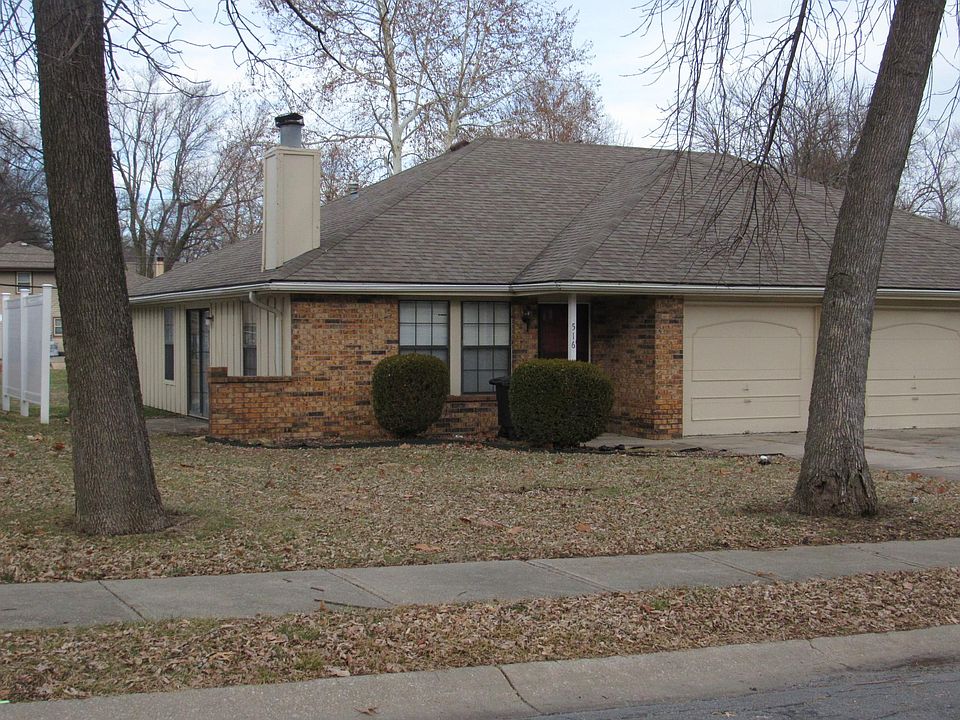 1st image of 516 SE Lee Haven Dr