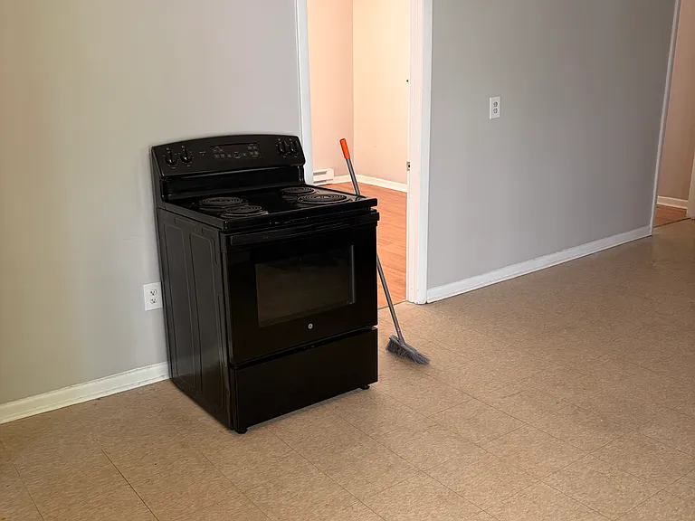 120 Locust St #2 — Photo 3