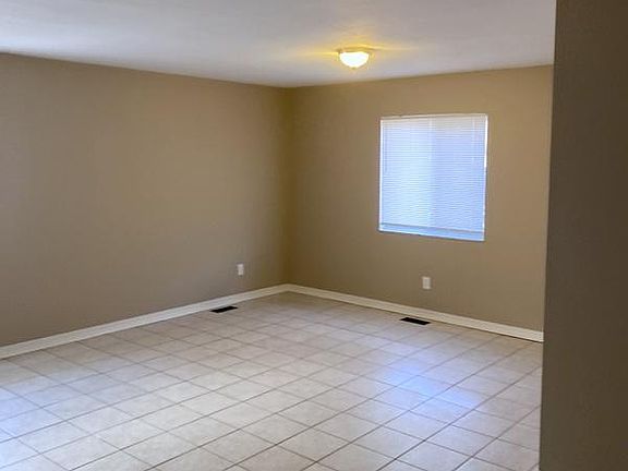 5th image of 2606 N Constellation Dr