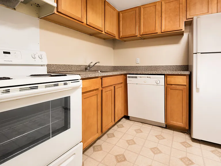 Aspen Grove Apartment Homes — Photo 16