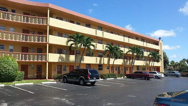 1st image of 441 NE 195th St APT 408
