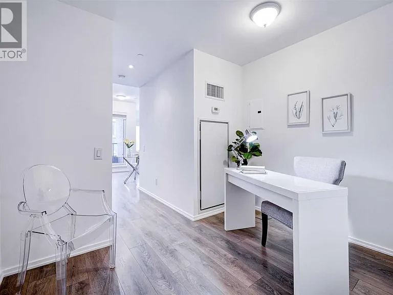 783 Bathurst St #325 — Photo 6