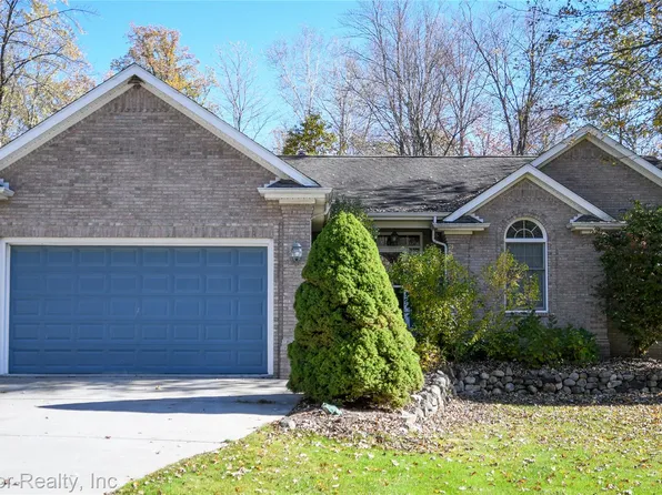 700 Allen Rd, Kimball, MI 48074