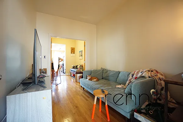 Rented by Rennit Inc. | media 7