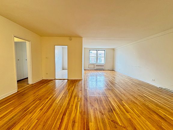 3rd image of 14212 41st Ave APT 5A