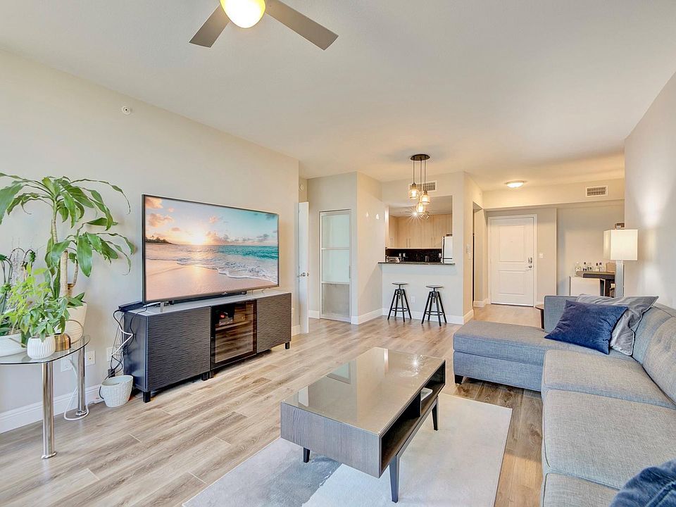 1st image of 511 SE 5th Avenue #1007