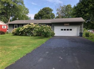 344 Hollybrook Rd, Rochester, NY 14623