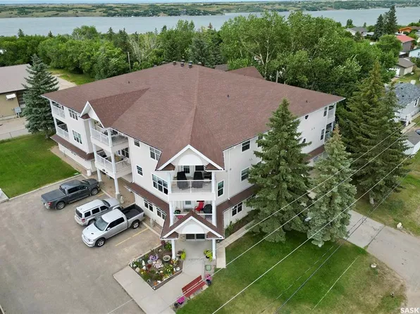 UNIT 205-100 5th AVENUE, Regina Beach, SK S0G 4C0