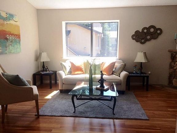 3rd image of 532 Quail Bush Ct