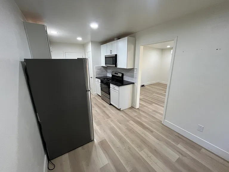 806 Kelly Way #806 — Photo 10