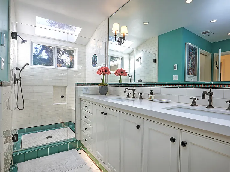1694 San Leandro Ln — Photo 21