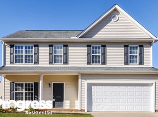 1248 Braemar Highland Dr, Zebulon, NC 27597
