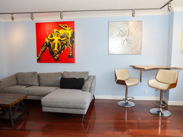 225 East 36th Street image 4 of 19