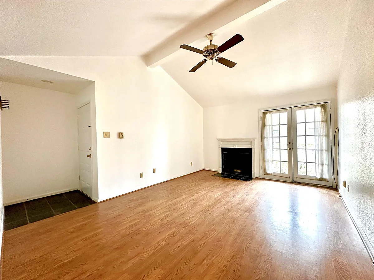 Building Photo - 10211 Sugar Branch Dr #436
