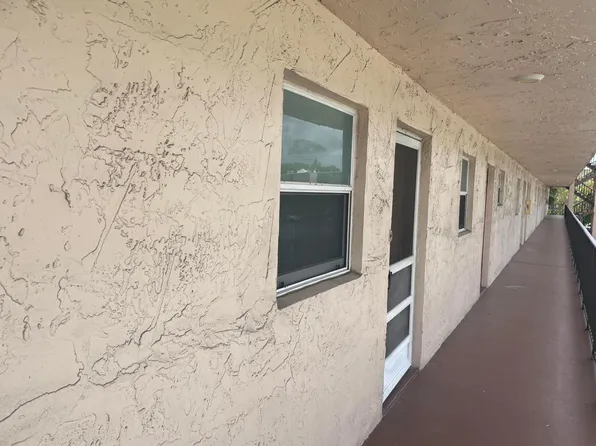 711 Lori Drive #205, Palm Springs, FL 33461