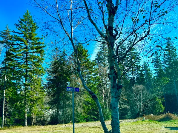 56 Dodge Point Road, Tremont, ME 04674