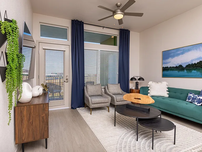 Zeta Apartments — Photo 31