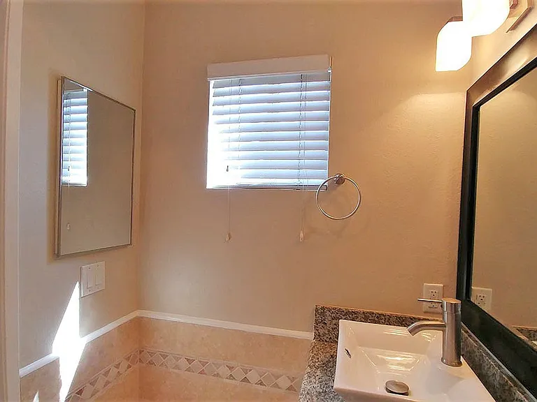 Villa De Adel Apts — Photo 188
