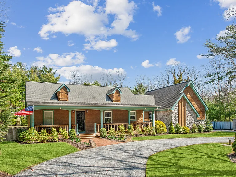 2 Spread Oak Ln — Photo 2